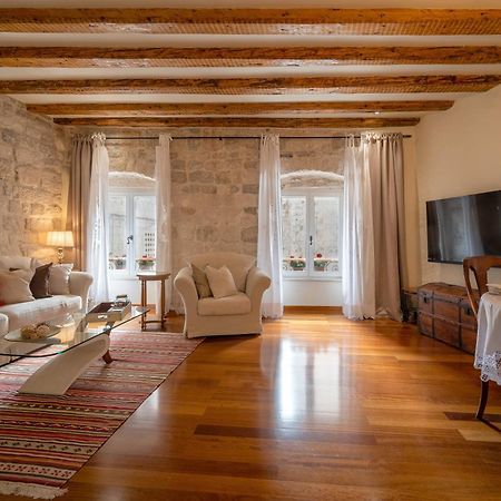 Stone Pearl Heritage Luxury Suite Split Exteriér fotografie