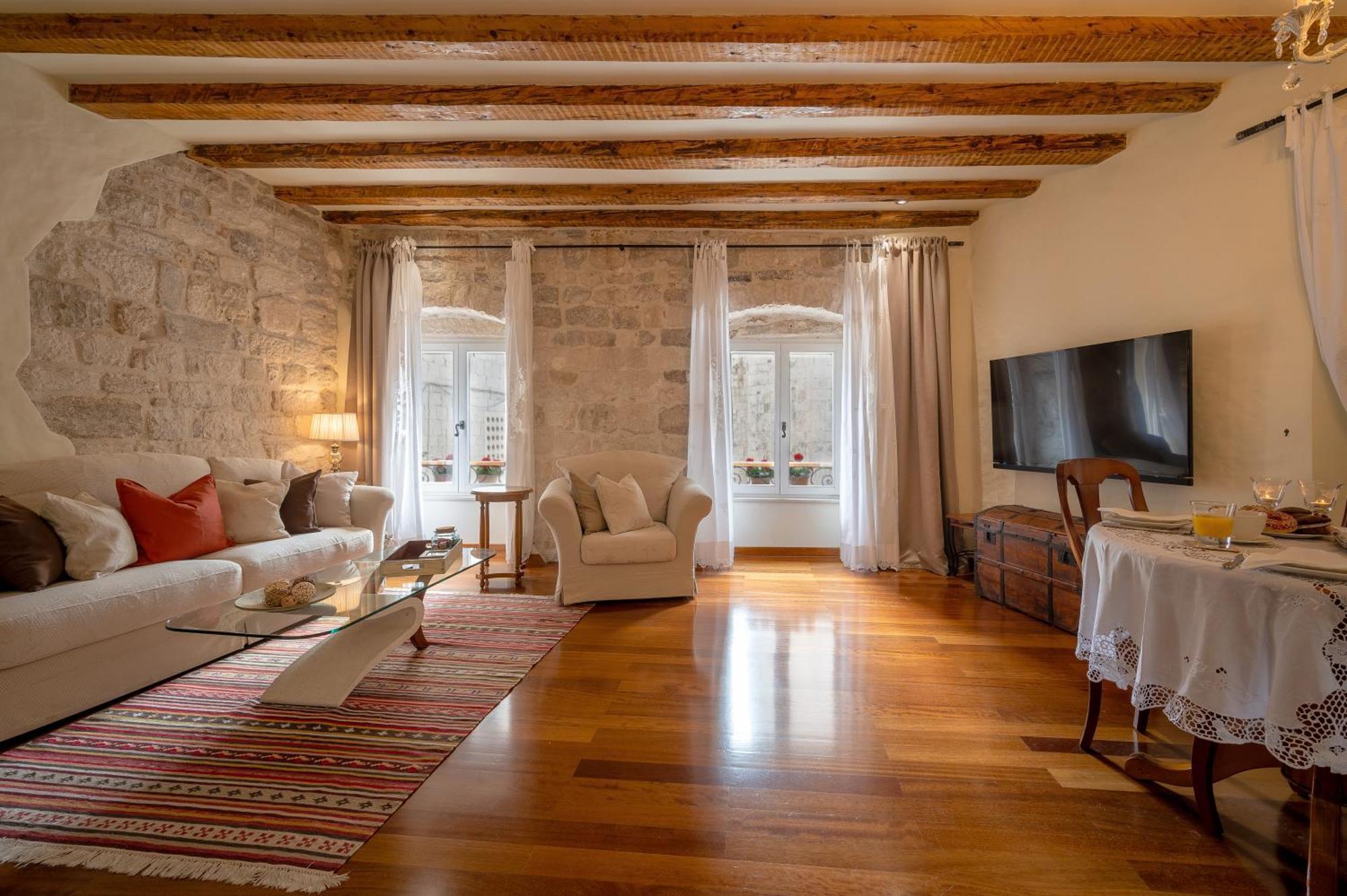 Stone Pearl Heritage Luxury Suite Split Exteriér fotografie