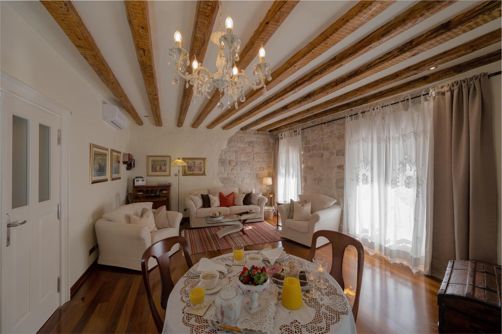 Stone Pearl Heritage Luxury Suite Split Exteriér fotografie